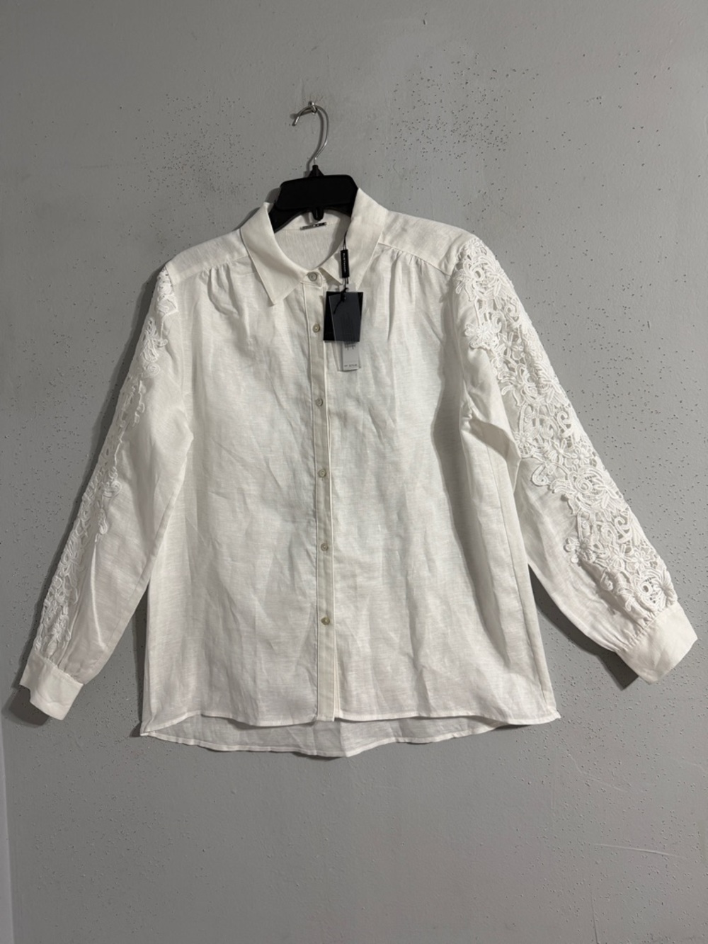 NWT Elie Tahari White Embroidered Long-Sleeve Button-Up Shirt